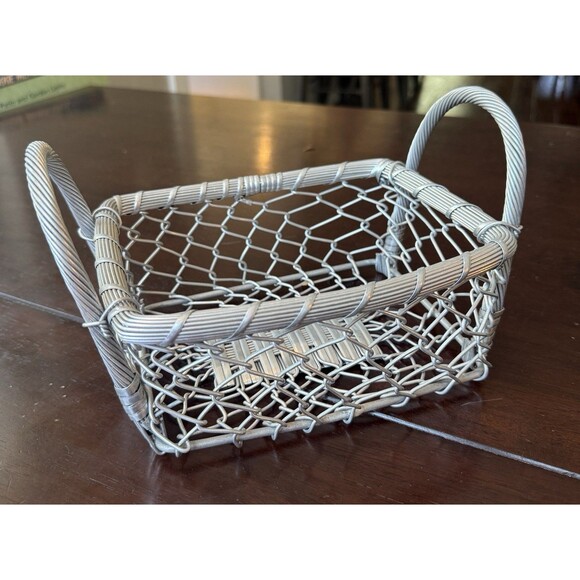 Vintage Silver Tone Wire Basket with 2 Handles Woven Hand Crafted 9”x 6” - Picture 3 of 8